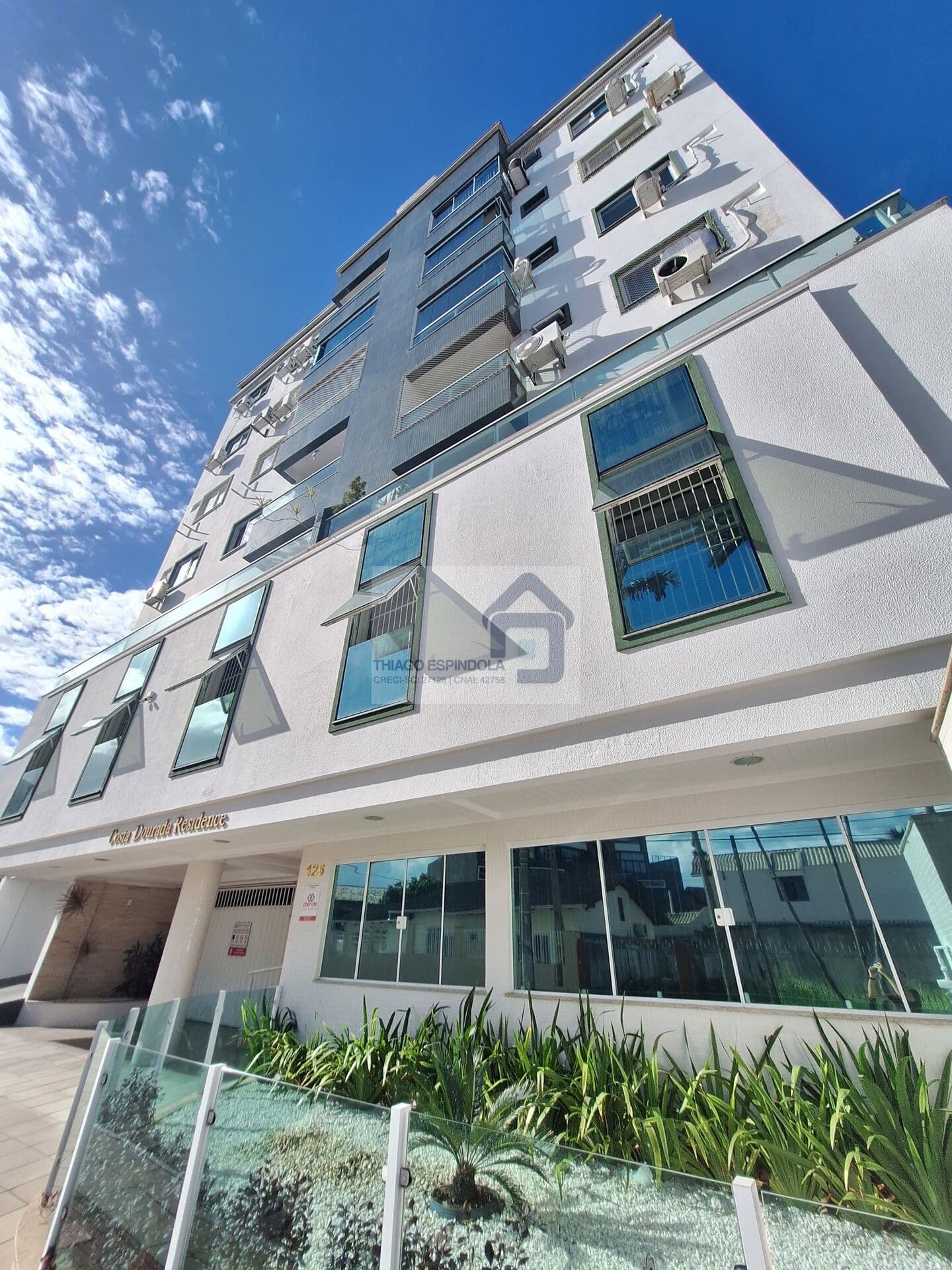 Apartamento Mobiliado - 01 Suíte + 01 Dormitório - Bairro Vila Operária