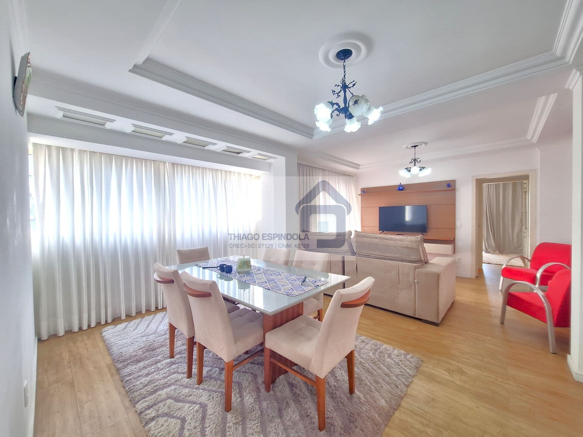 Apartamento com Terraço - 03 Dormitórios - Centro de Itajaí