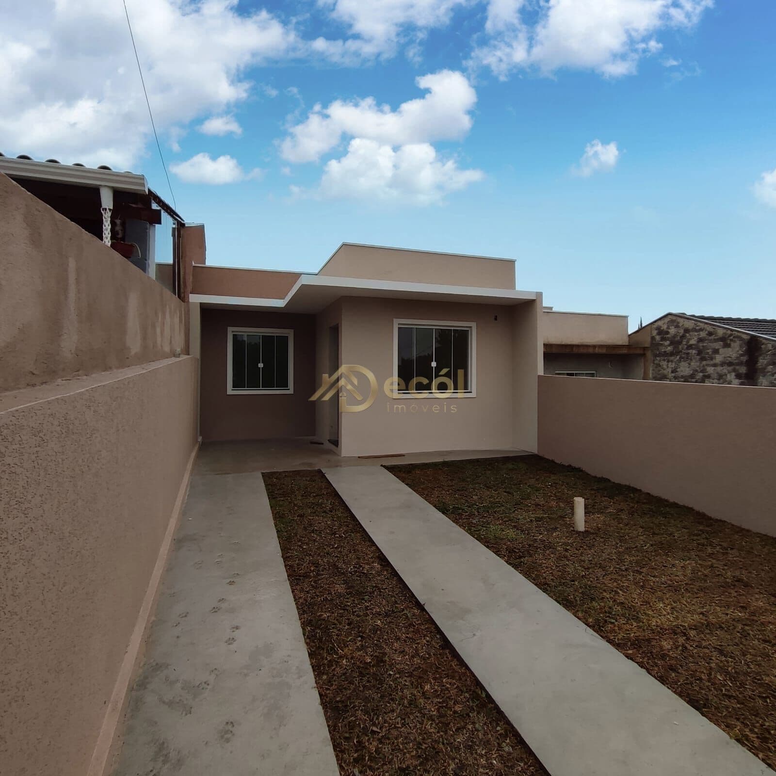 Casa 3 quartos, sendo 1 Suíte em Campo Largo/PR, Jardim Céu Azul.