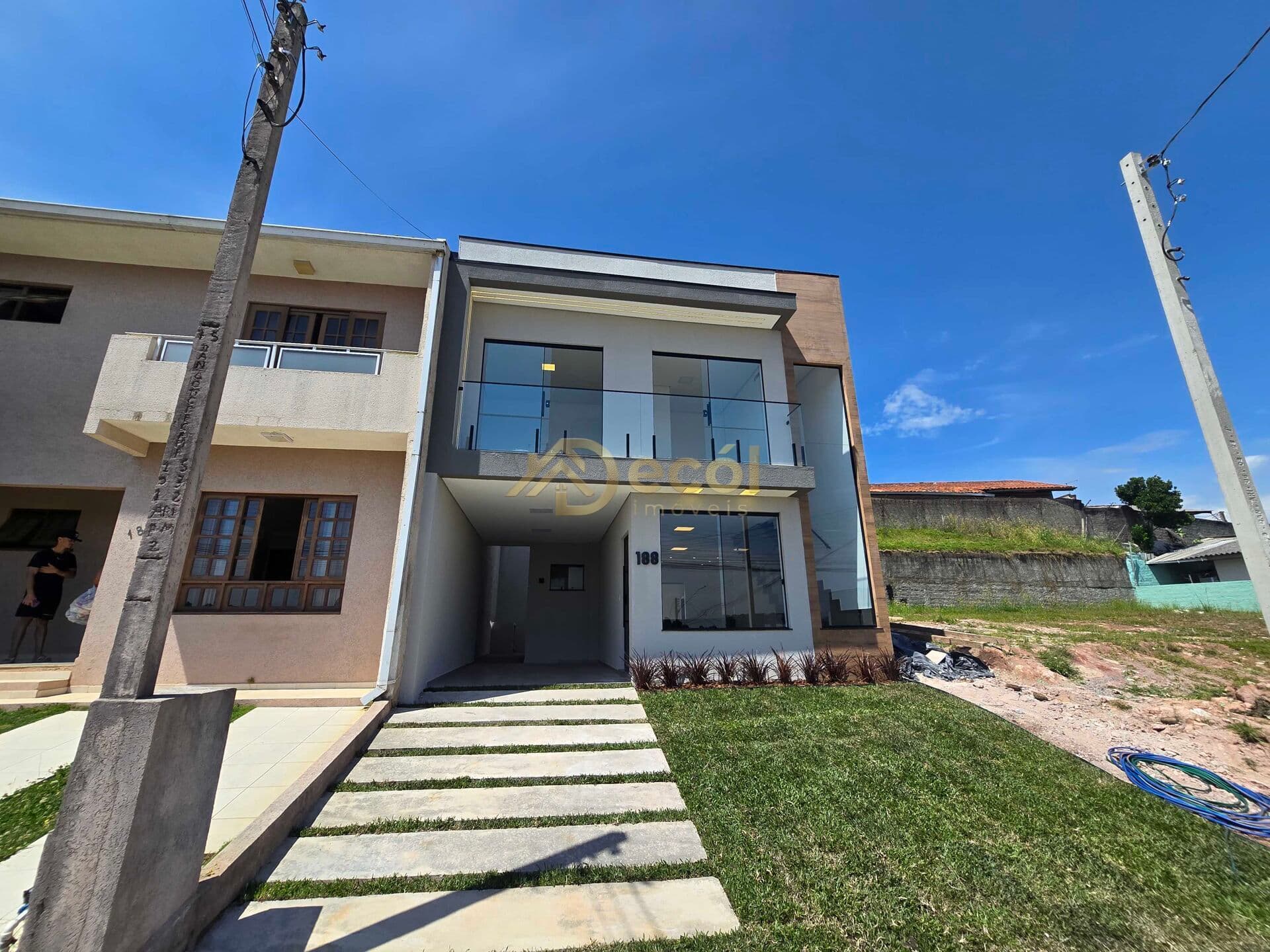 LINDO SOBRADO EM CONDOMÍNIO - RESIDENCIAL VEREDAS - CAMPO LARGO/PR