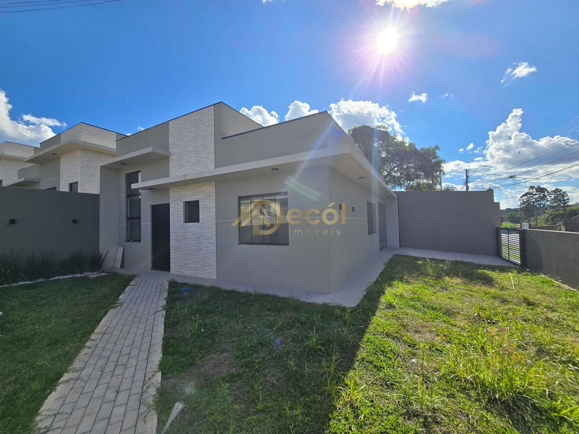 CASA DE ESQUINA, PRONTA PARA MORAR - JARDIM ESMERALDA, CAMPO LARGO/PR
