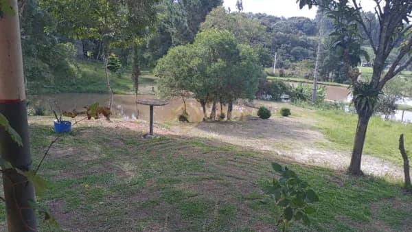 EXUBERANTE CHÁCARA EM BOCAIUVA DO SUL - PR