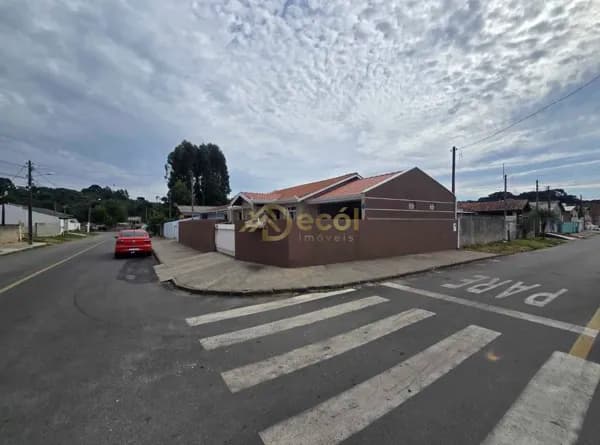 Casa de Esquina, 3 quartos com Suíte no Jardim Itaqui - Campo Largo/PR