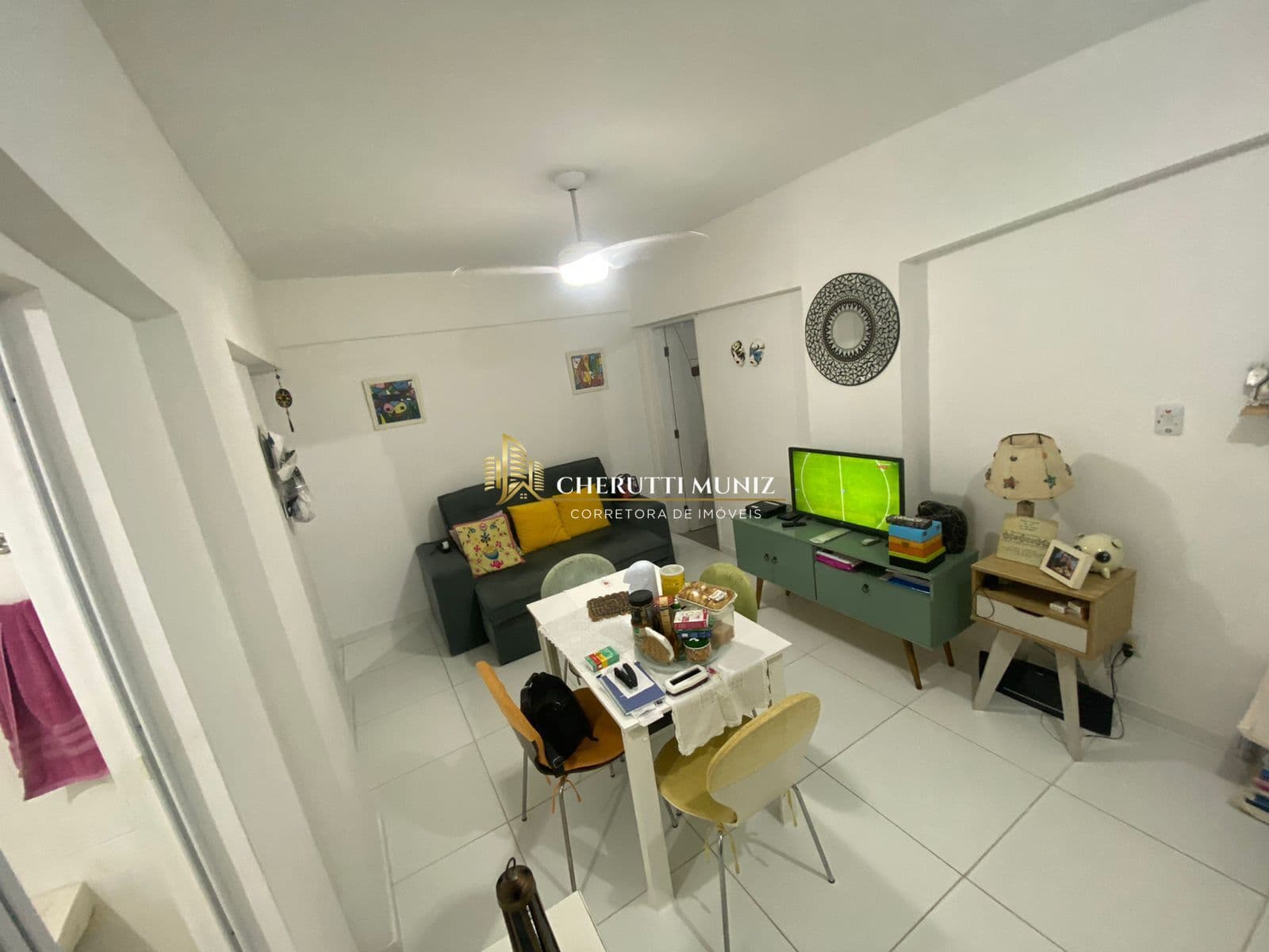 Apartamento 1/4 com suíte e varanda