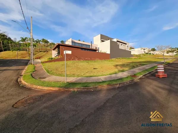 Terreno área venda no condomínio Royal boulevard em Ibiporã/PR