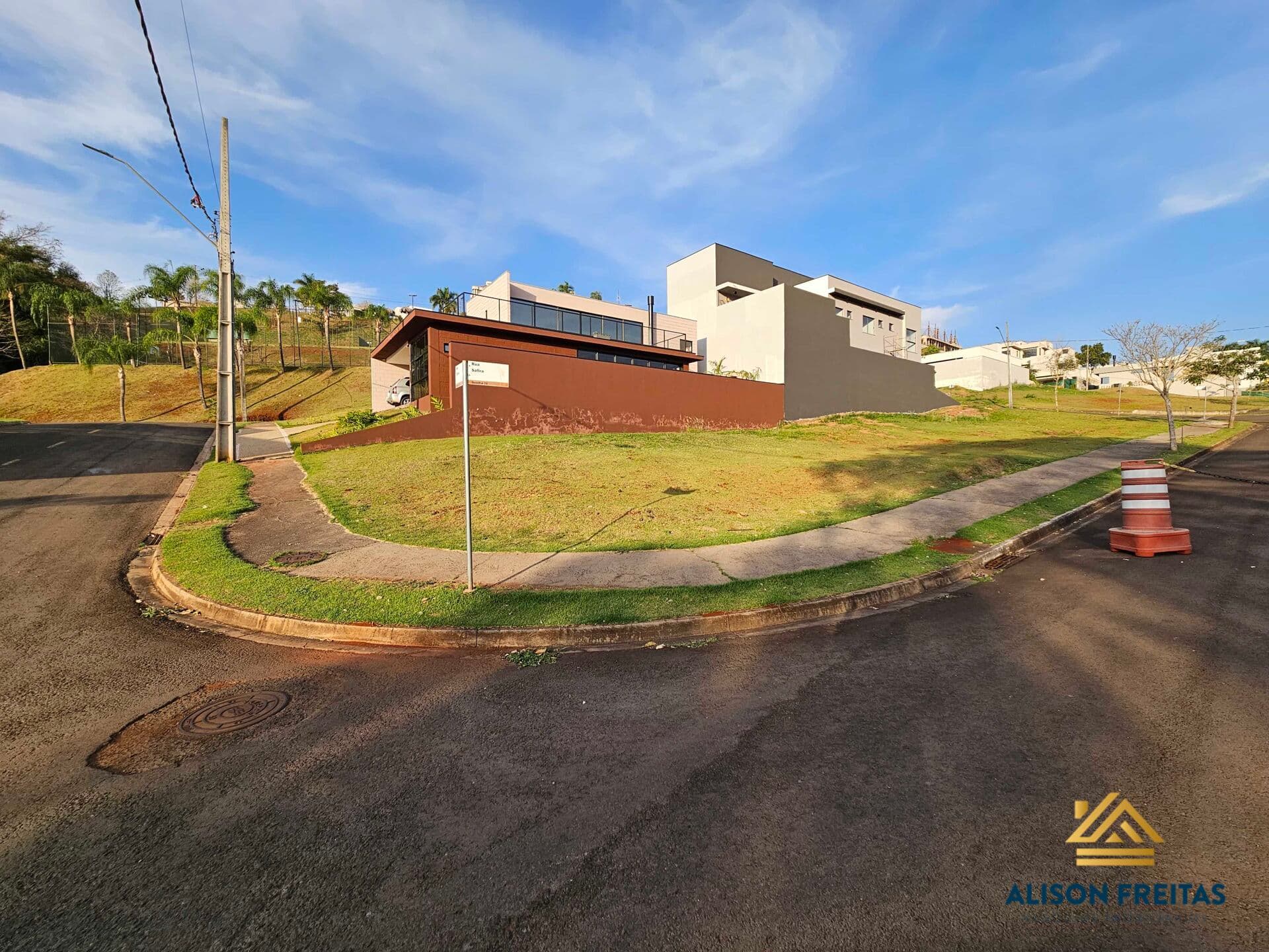 Terreno área venda no condomínio Royal boulevard em Ibiporã/PR