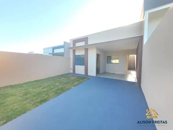 Casa Geminada com 2 quartos sendo uma suíte, bairro Vila Romana