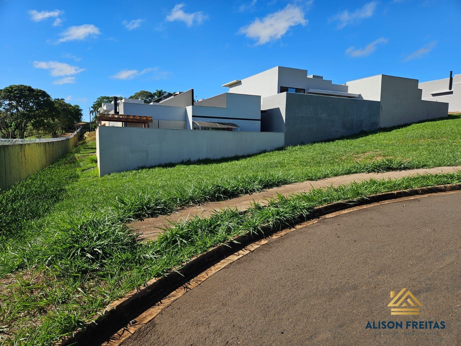 Terreno fase 2 no Condomínio Royal Boulevard em Ibiporã/PR