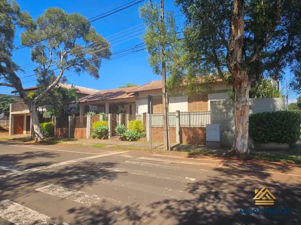 Casa comercial no Centro de Ibiporã/PR
