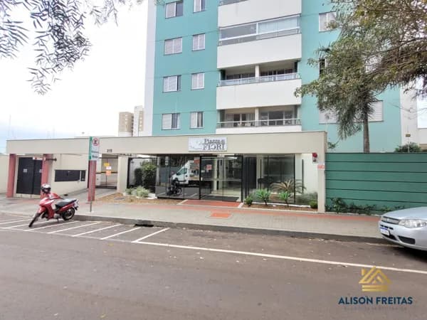 Apartamento no centro de Ibiporã com móveis planejados.