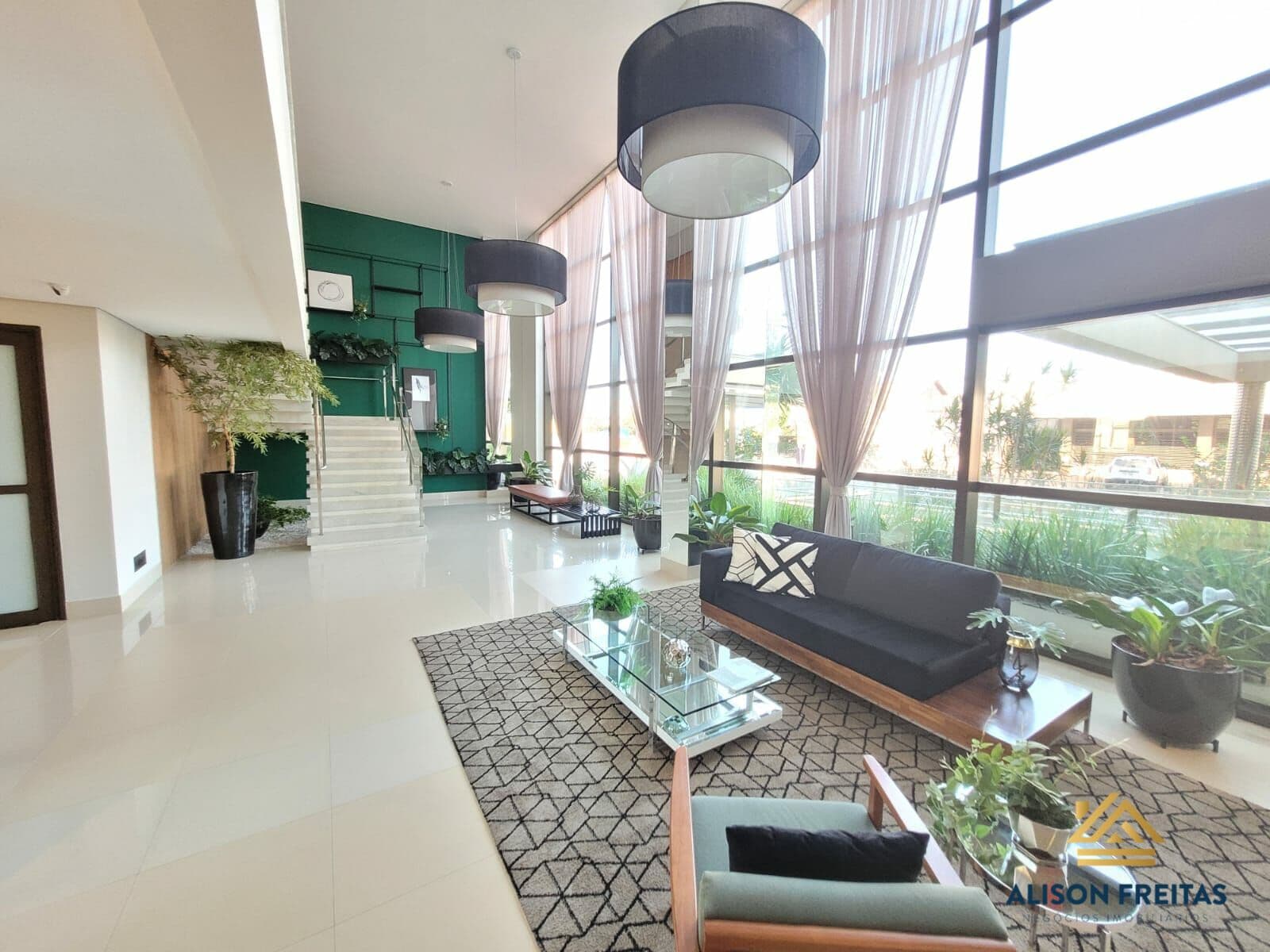Apartamento com 2 quartos, churrasqueira, área de lazer completa.