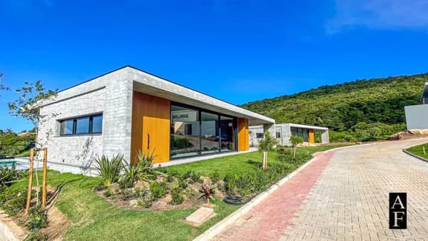 Casa Alto Padrão em Garopaba, frente mar