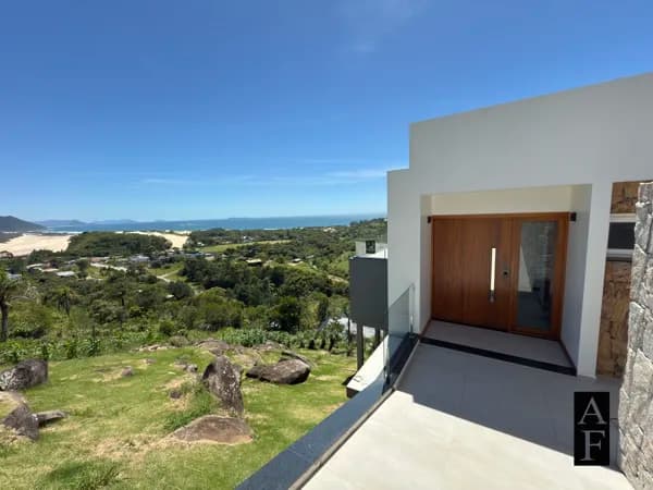 Casa Alto Padrão em Garopaba nas Areias de Macacu