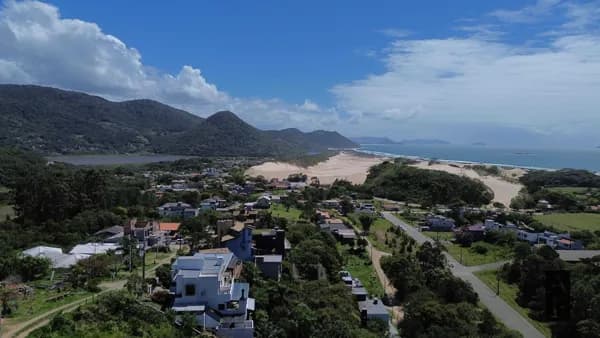 Casa Alto Padrão em Garopaba nas Areias de Macacu