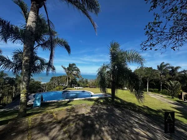 Terreno em Condomínio (Praia do Silveira)