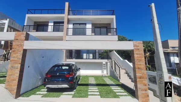 Casa Alto Padrão com 3 Suítes e vista ao Mar no Panorâmico