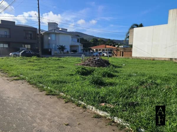 Terreno em areias de palhocinha