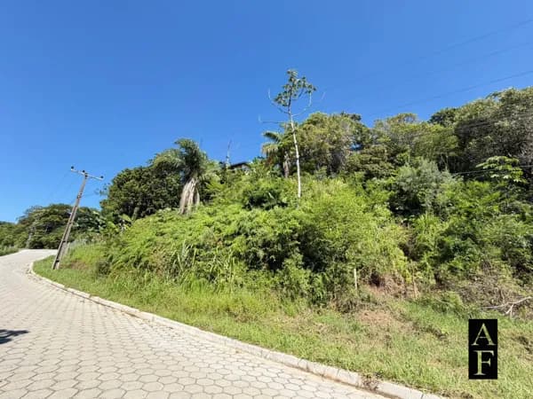 Lote/Terreno em Garopaba - Macacu