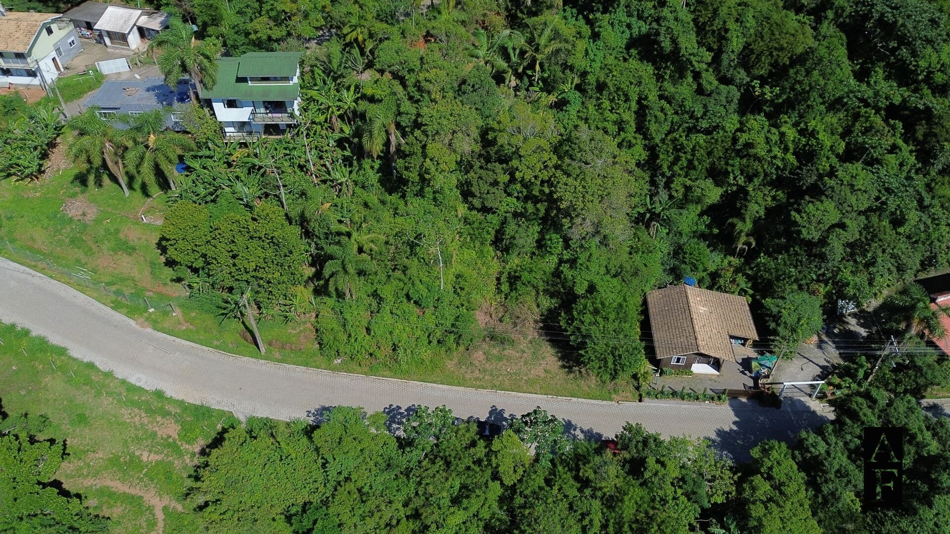 Lote/Terreno em Garopaba - Macacu