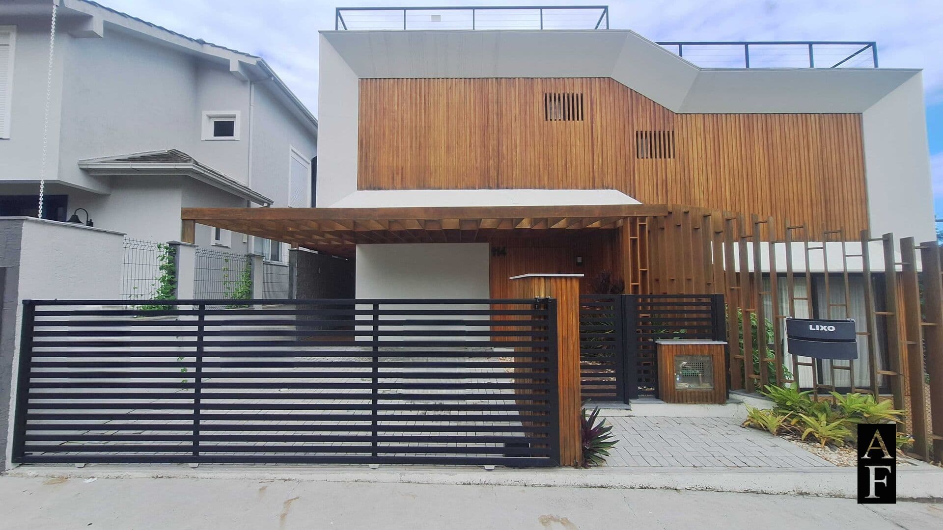 Casa 3 Suítes Ferraz Com Amplo Terraço