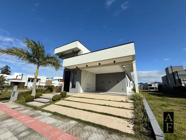 Casa em Garopaba em condominio