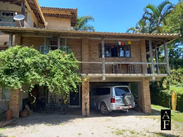 Casa com vista mar e perto da praia em Garopaba SC