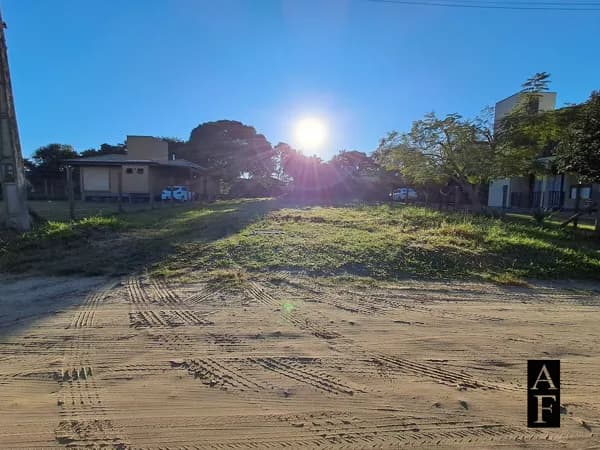 Terreno em Ibiraquera com vista pra lagoa!