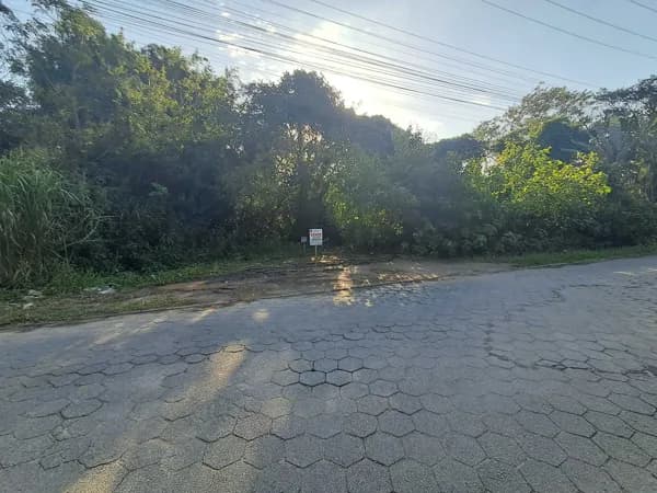 Terreno na Ferrugem com vista pra lagoa