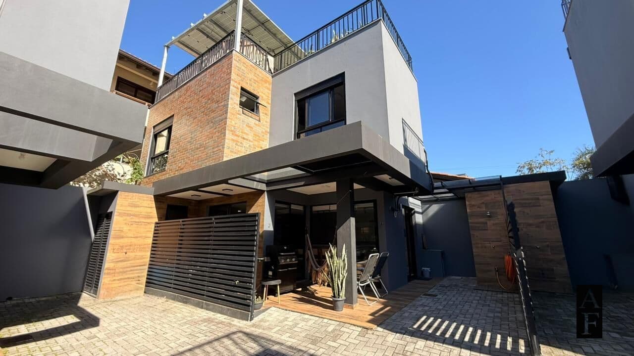 Casa em Condominio de 3 dormitórios em Ferraz, Garopaba/SC