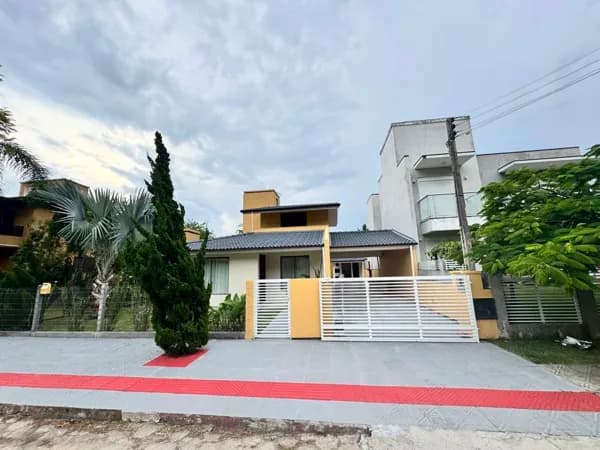 Casa a venda Centro de Garopaba SC