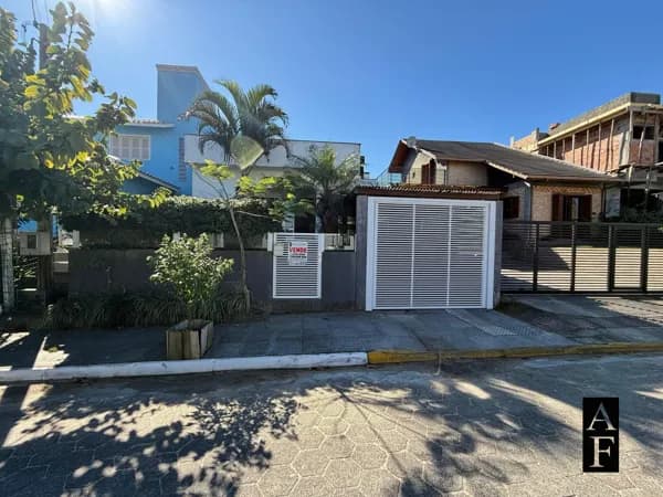 Casa Térrea em Ambrósio de 3 Dormitórios