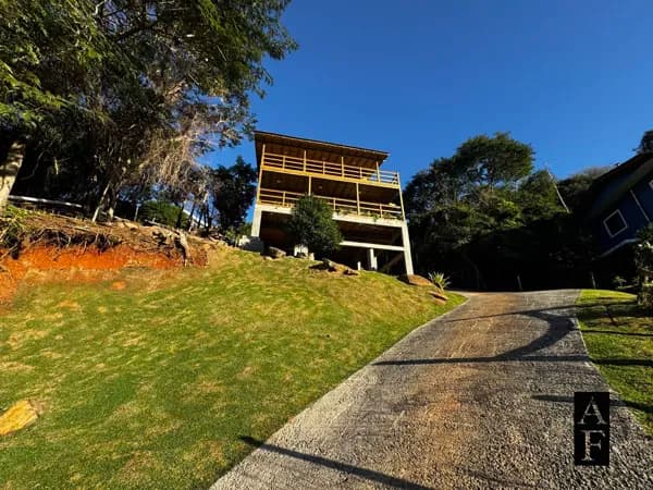 Casa mista com linda vista para lagoa