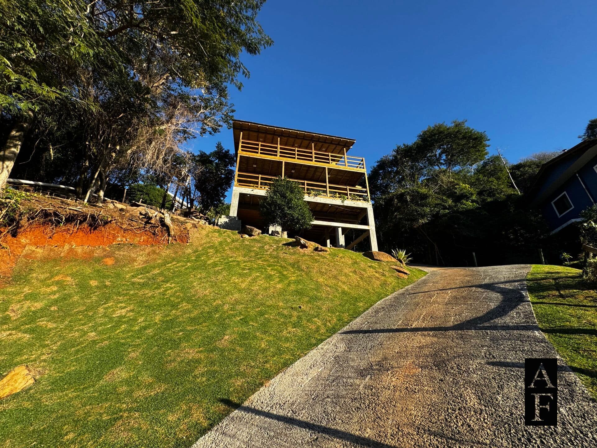 Casa mista com linda vista para lagoa