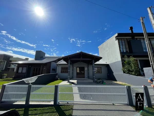 Casa para aluguel anual em Garopaba/SC