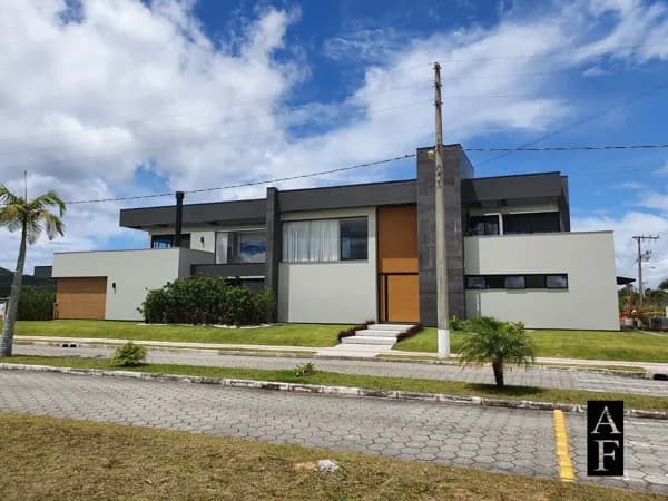 Casa Alto Padrão em Garopaba