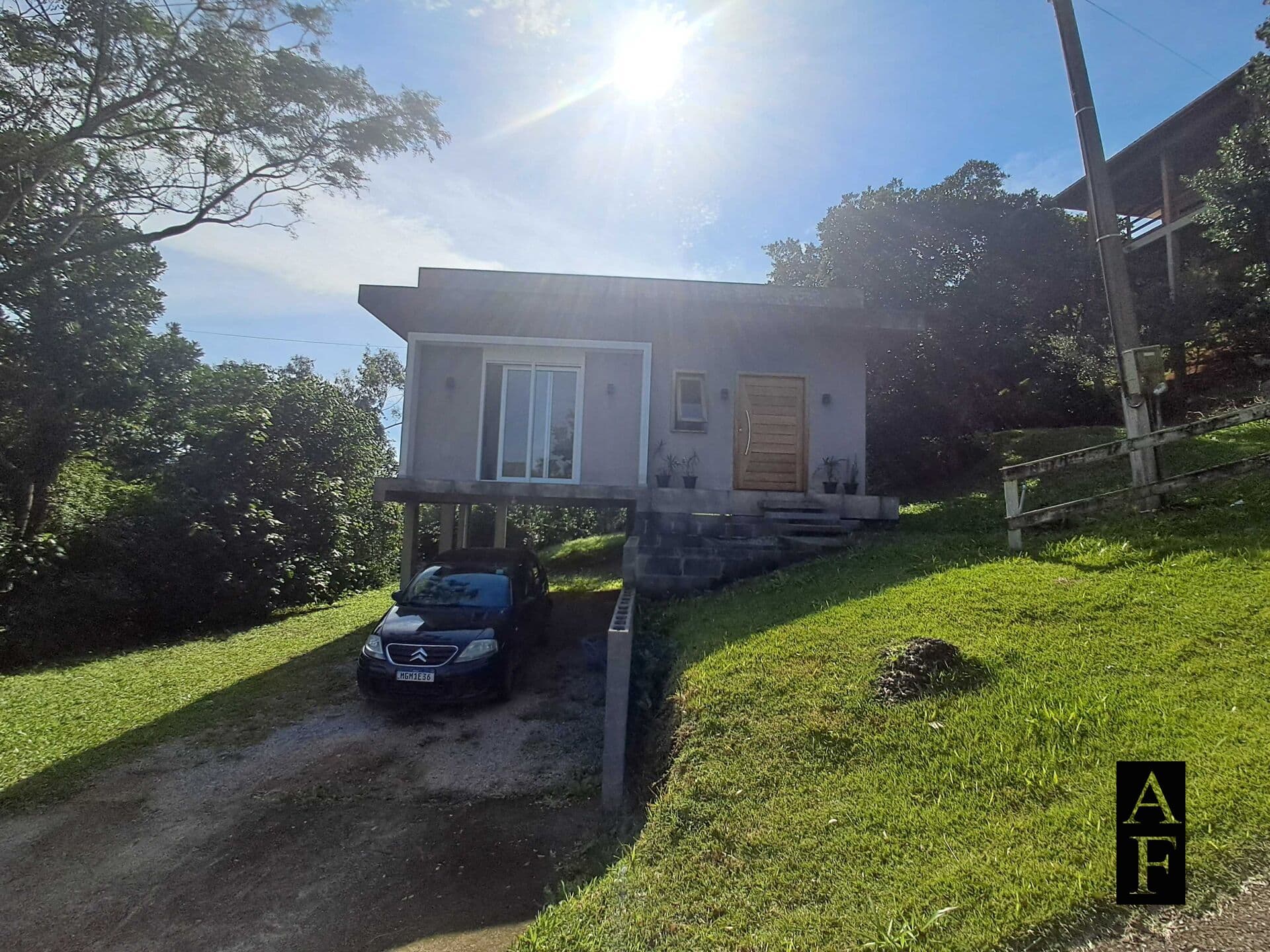 Casa junto ao centro em Garopaba