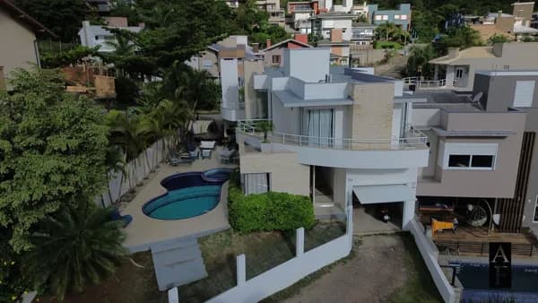 Lindíssima Casa Alto Padrão