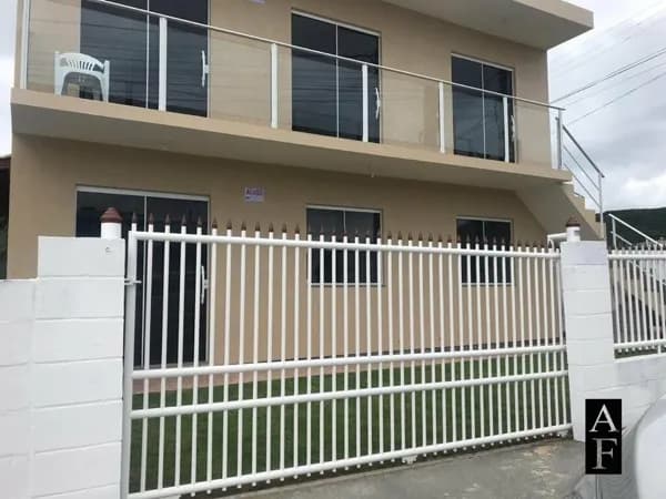 Apartamento térreo para locação anual em Garopaba/SC