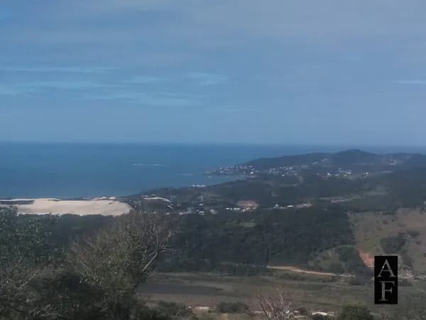Área com Vista Mar e Lagoa