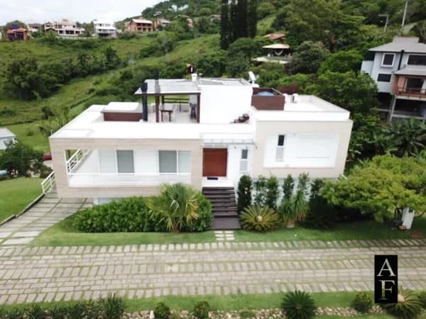Casa Paz a Metros da Praia de Garopaba
