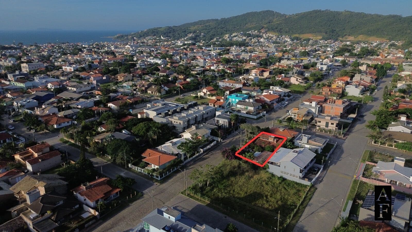 Terreno super bem localizado (centro de Garopaba)