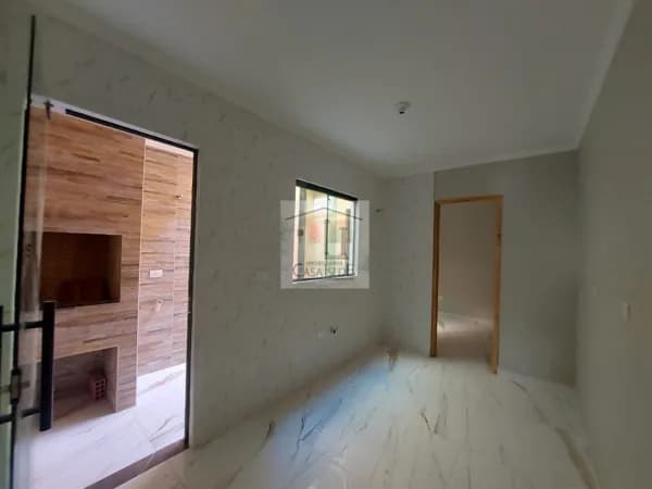 Casa padrão com churrasqueira!!