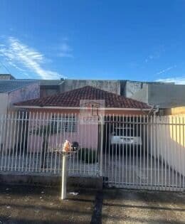 Casa a venda no bairro Sitio Cercado..