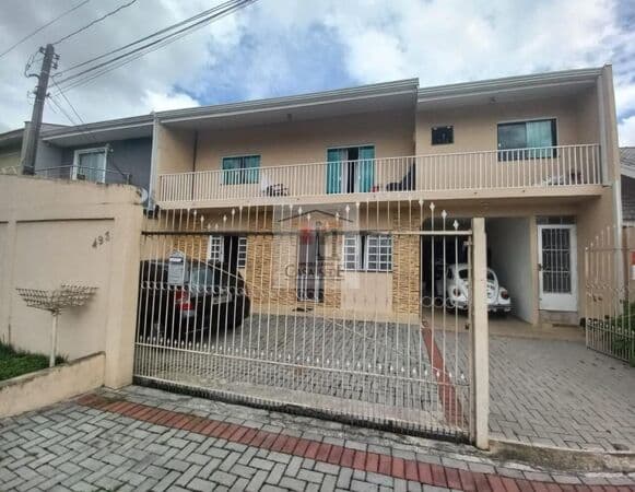 Sobrado proximo a rua Francisco Derosso no Xaxim