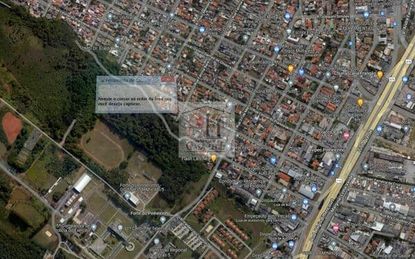 Terreno com frente para duas ruas