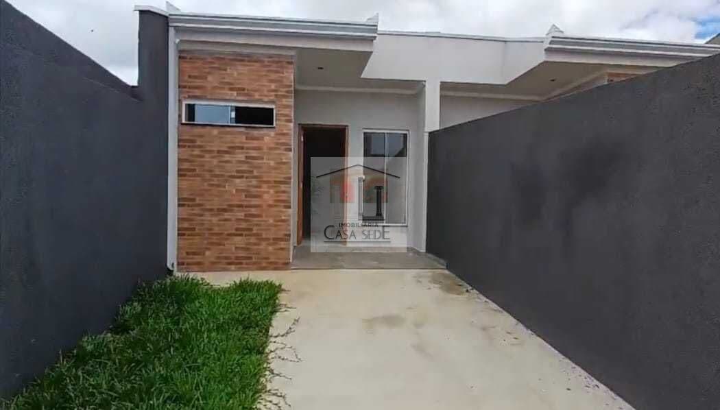 Linda casa a venda no bairro Tatuquara