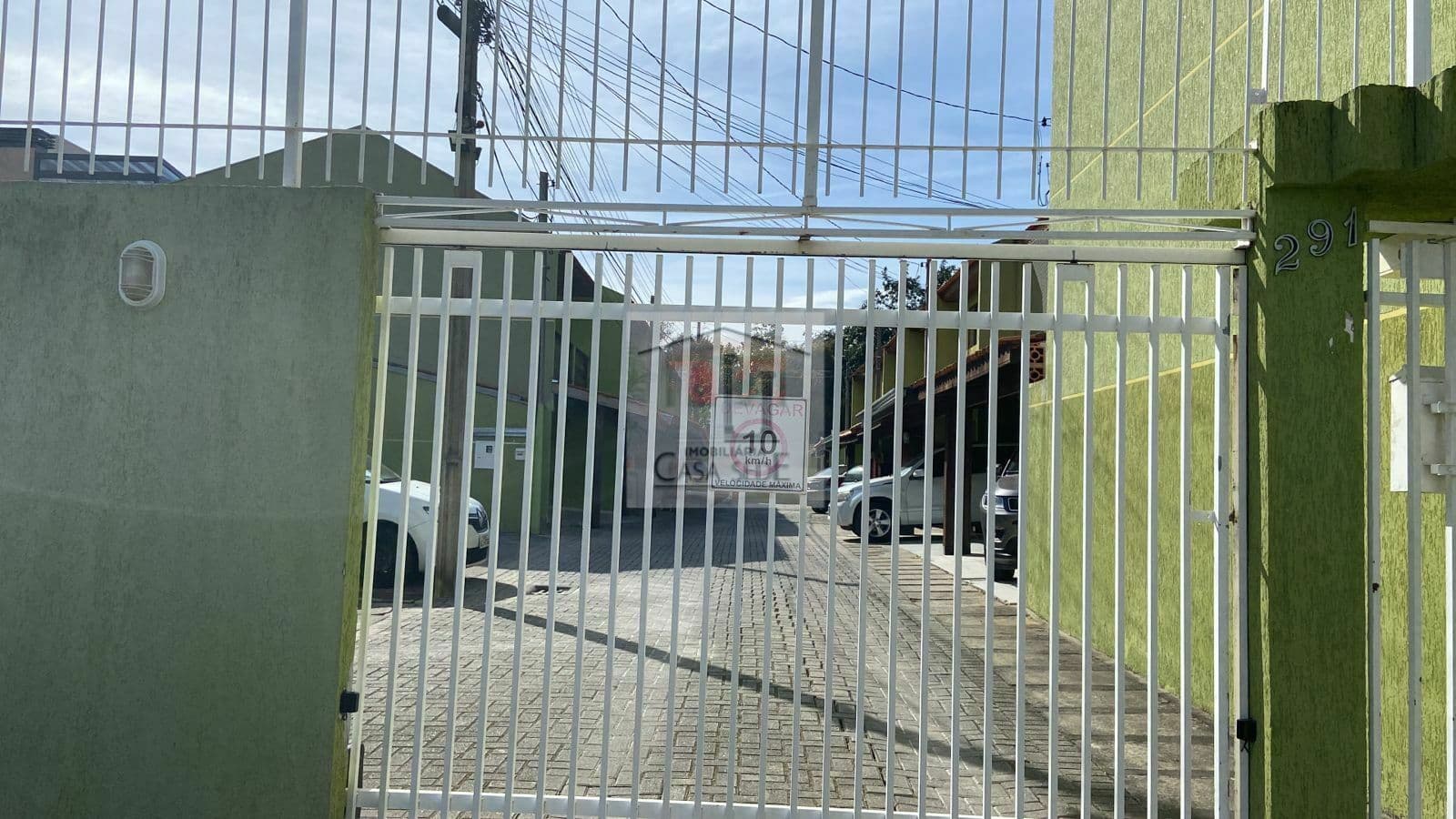Sobrado com 3 quartos em Condomínio a venda no Xaxim