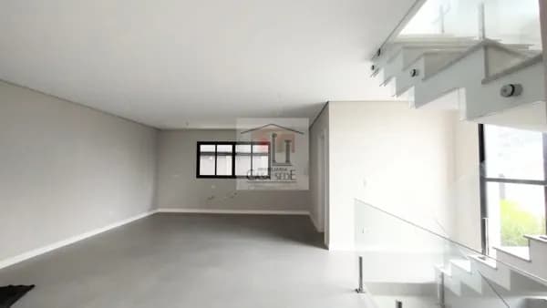 Sobrado de alto padrão no Mossunguê, em Curitiba-PR.
