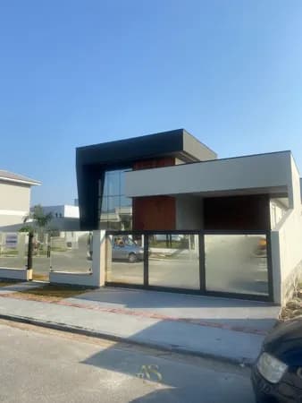 Casa em Santo Amaro da Imperatriz - Alto Padrão