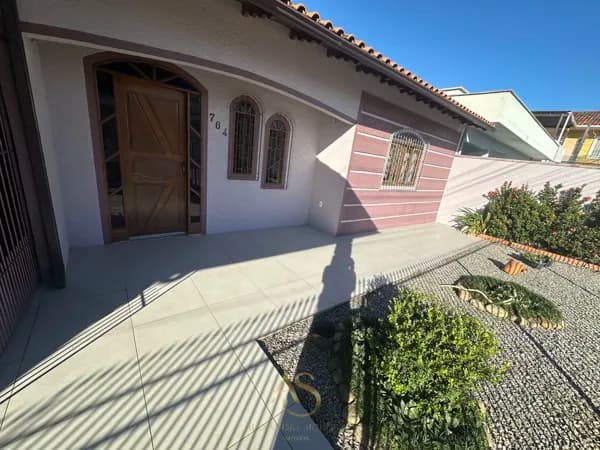Casa com piscina à venda no bairro Jardim Eldorado - Palhoça/SC